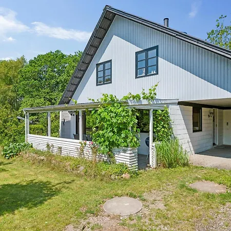 Cozy Two-storey In Peaceful Nature Close To And Attractions In Djursland Feriehus *