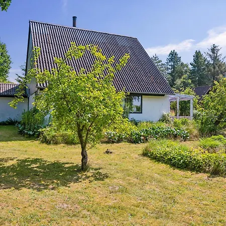 Cozy Two-storey In Peaceful Nature Close To And Attractions In Djursland Feriehus